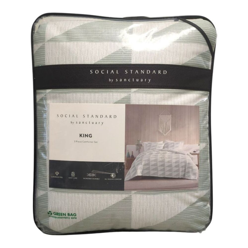 Social Standard by Sanctuary Geometric Comforter Set, King - Sage